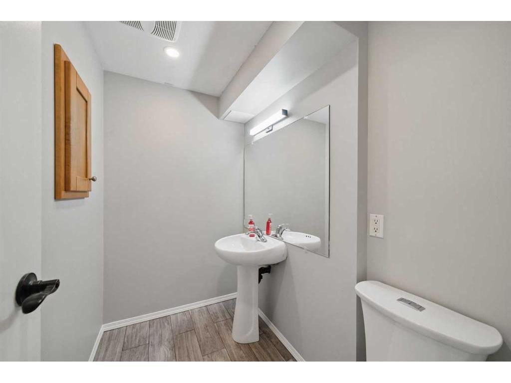









828


Hunterston

Crescent Northwest,
Calgary,




AB
T2K 4N2

