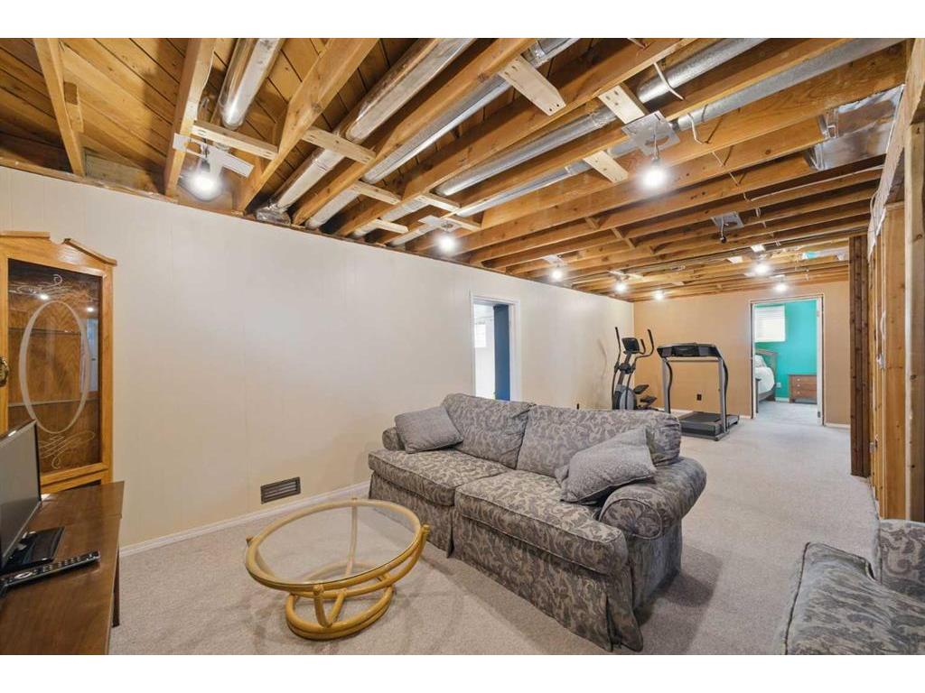 









828


Hunterston

Crescent Northwest,
Calgary,




AB
T2K 4N2

