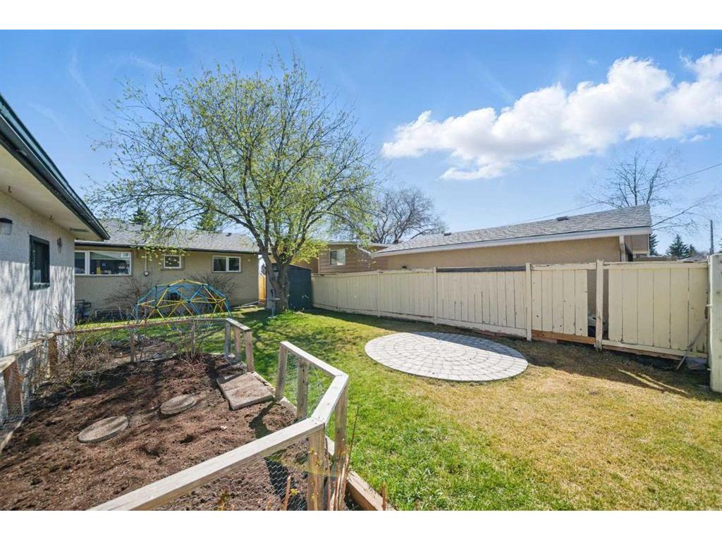 









828


Hunterston

Crescent Northwest,
Calgary,




AB
T2K 4N2

