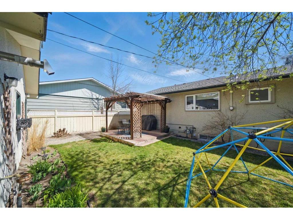 









828


Hunterston

Crescent Northwest,
Calgary,




AB
T2K 4N2

