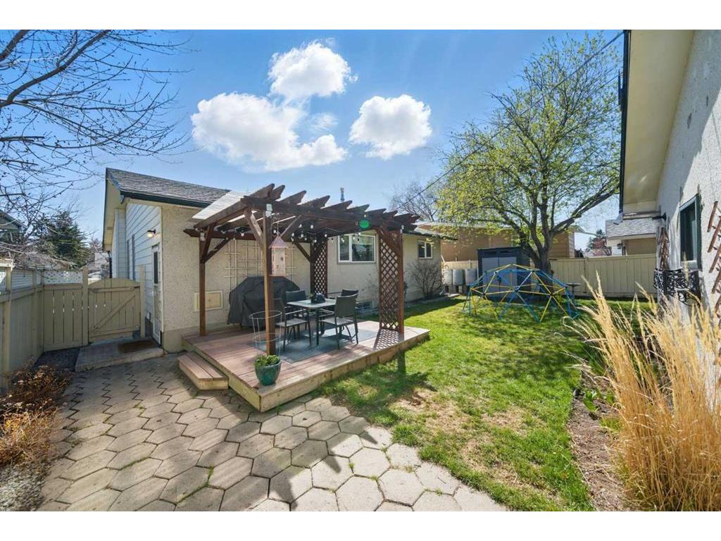 









828


Hunterston

Crescent Northwest,
Calgary,




AB
T2K 4N2

