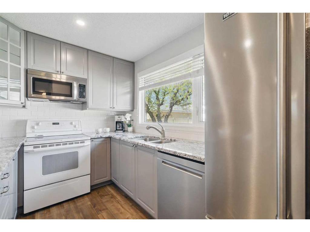 









828


Hunterston

Crescent Northwest,
Calgary,




AB
T2K 4N2

