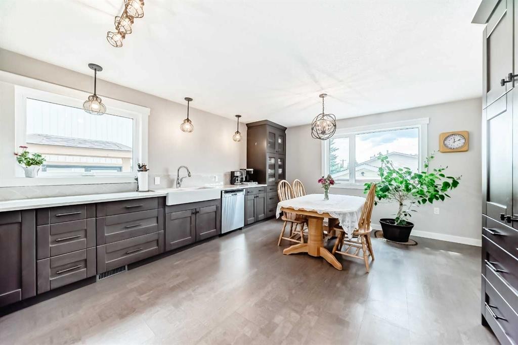 









19


Cedardale

Hill Southwest,
Calgary,




AB
t2w5a6

