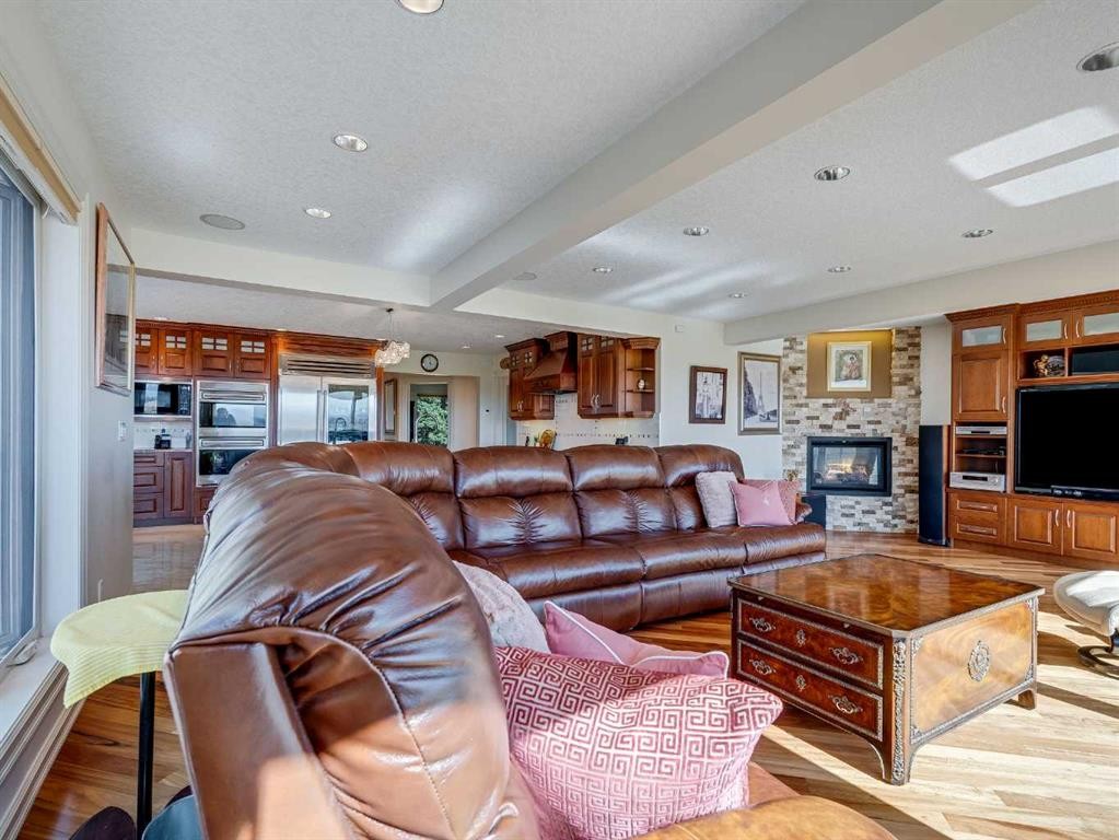 









225


Huggard

Road,
Rural Rocky View County,




AB
T3Z 2C2

