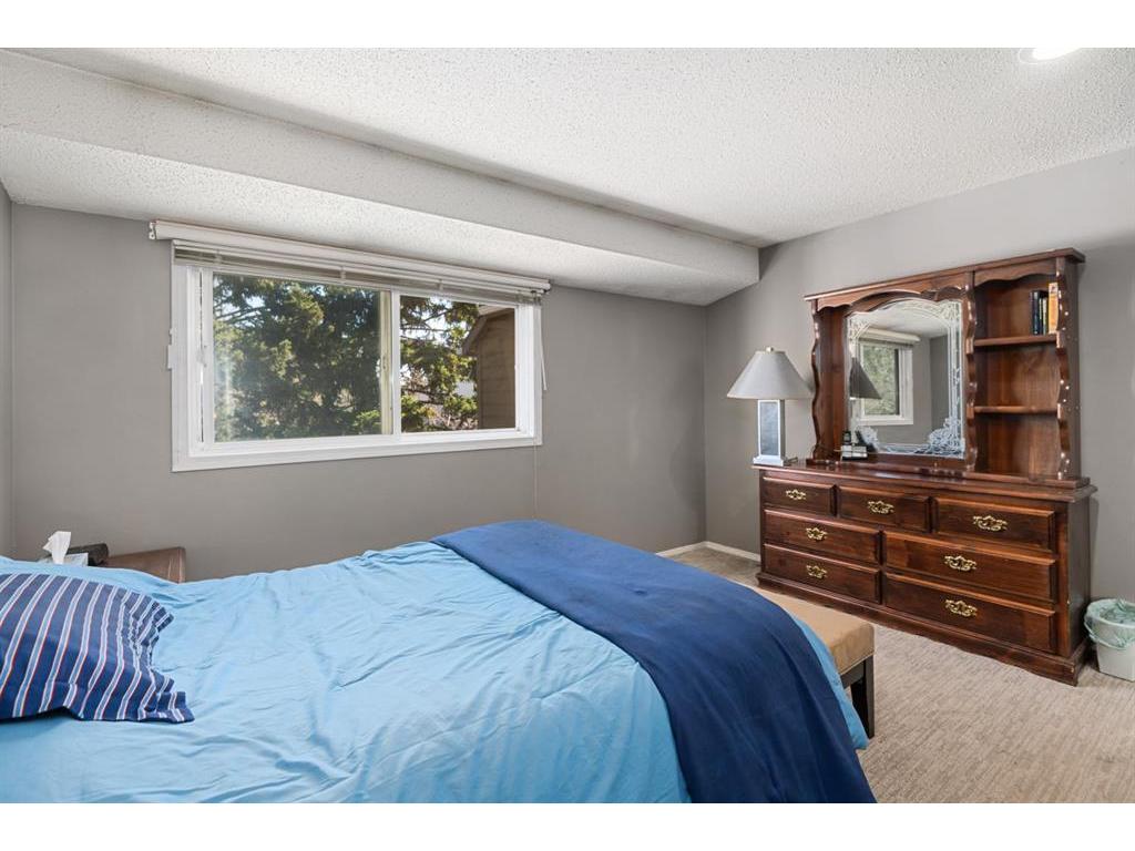 









829


Coach Bluff

Crescent Southwest, 701,
Calgary,




AB
T3H 1B1

