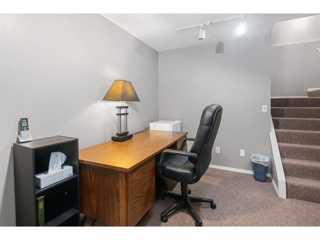 









829


Coach Bluff

Crescent Southwest, 701,
Calgary,




AB
T3H 1B1

