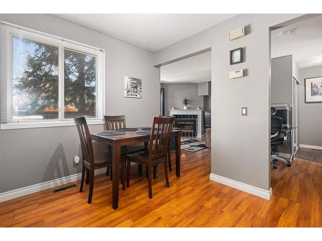 









829


Coach Bluff

Crescent Southwest, 701,
Calgary,




AB
T3H 1B1

