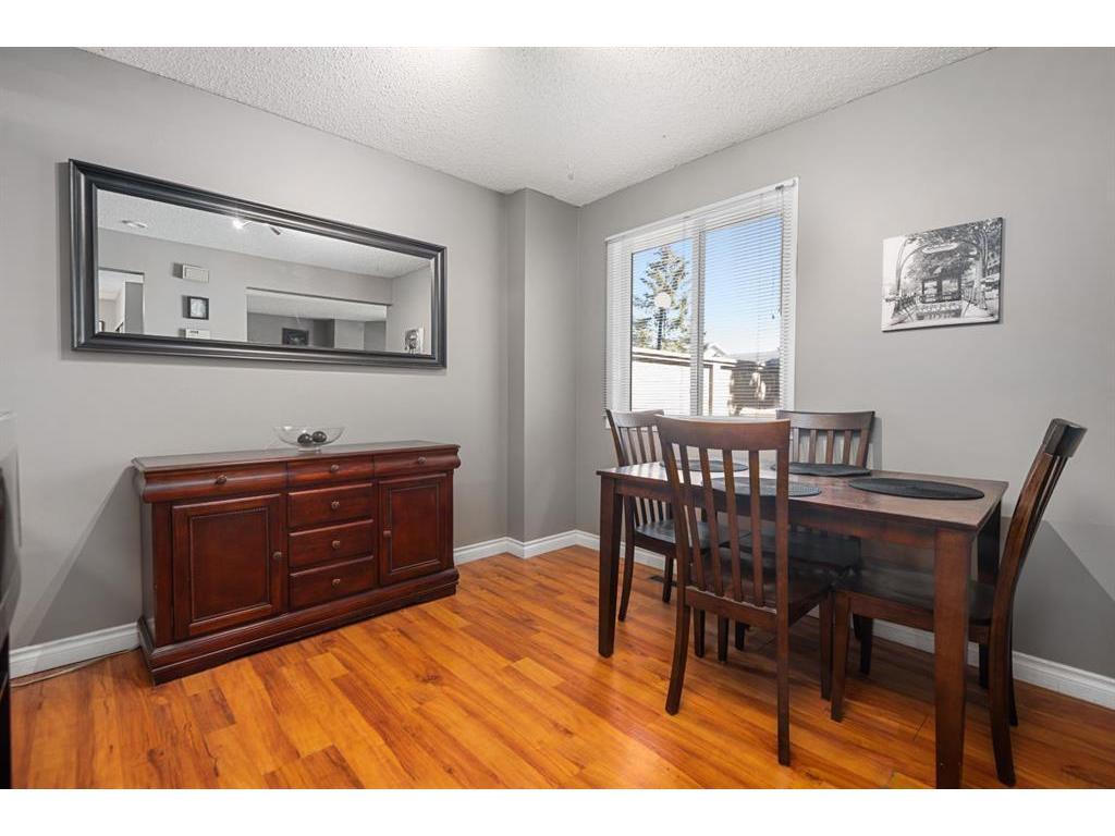 









829


Coach Bluff

Crescent Southwest, 701,
Calgary,




AB
T3H 1B1

