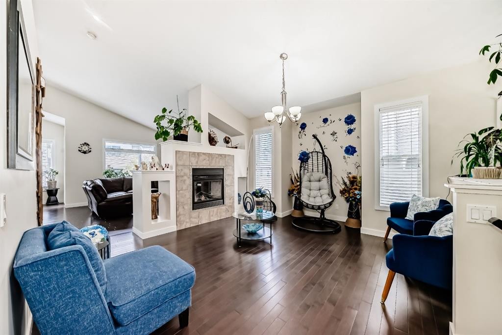 









612


Montgomery

Close Southeast,
High River,




AB
T1B0B7

