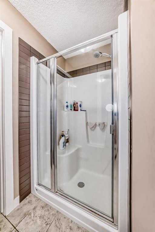 









612


Montgomery

Close Southeast,
High River,




AB
T1B0B7

