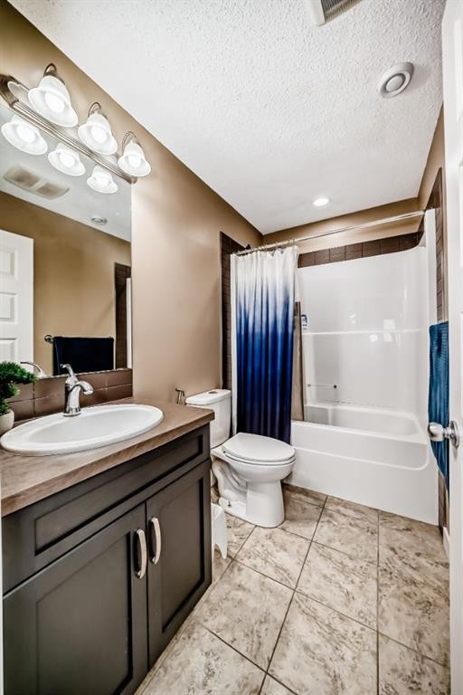 









612


Montgomery

Close Southeast,
High River,




AB
T1B0B7

