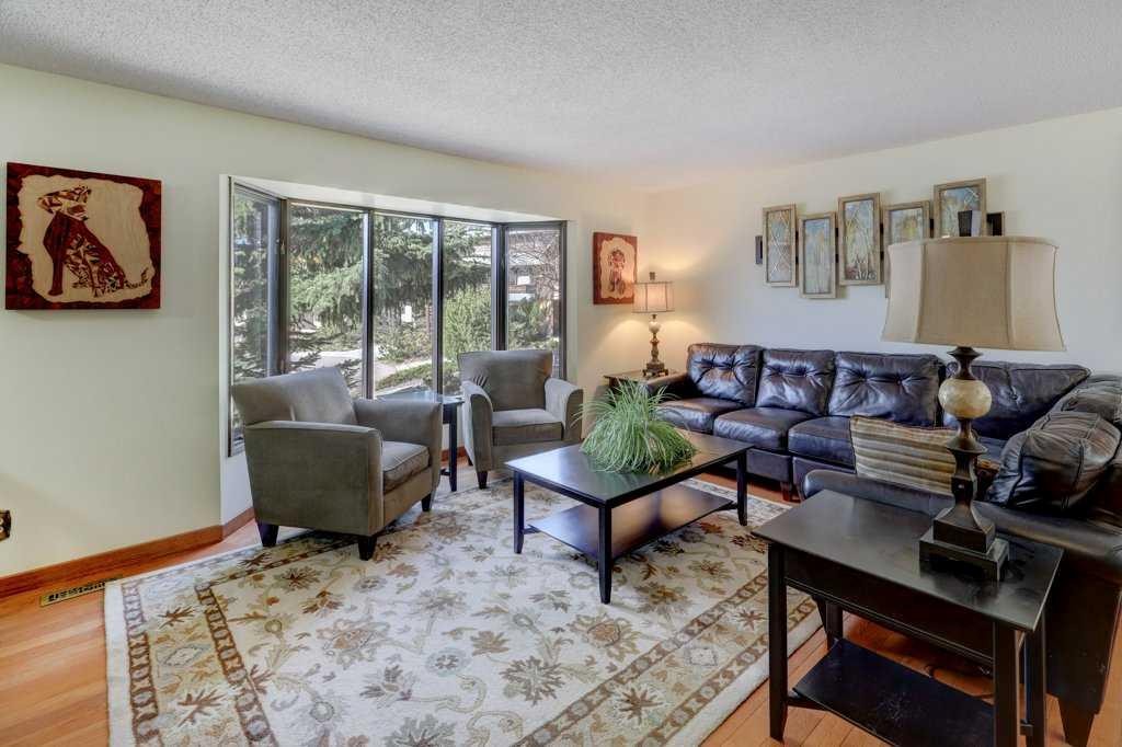 









19


Edgewood

Place Northwest,
Calgary,




AB
T3A 2T8

