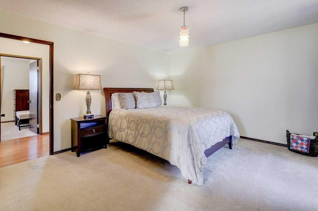 









19


Edgewood

Place Northwest,
Calgary,




AB
T3A 2T8

