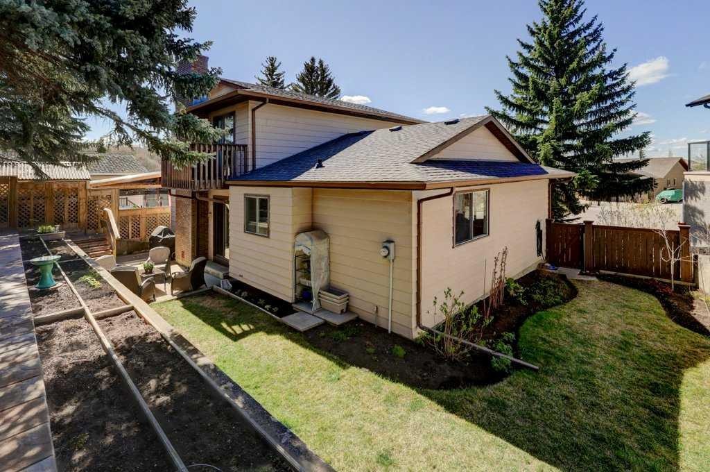 









19


Edgewood

Place Northwest,
Calgary,




AB
T3A 2T8

