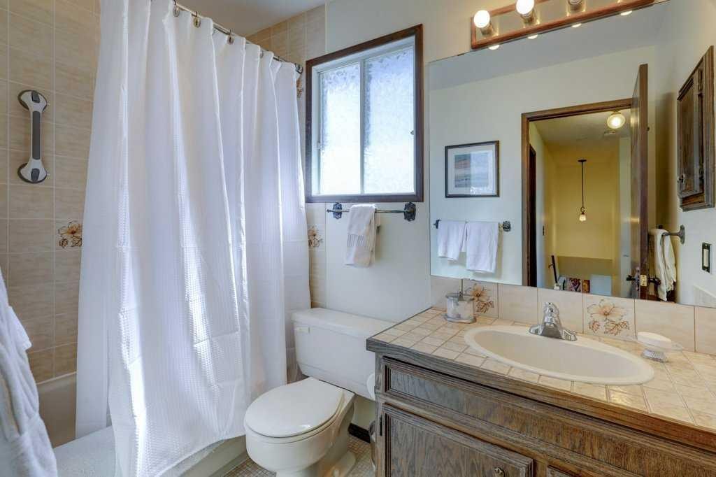 









19


Edgewood

Place Northwest,
Calgary,




AB
T3A 2T8

