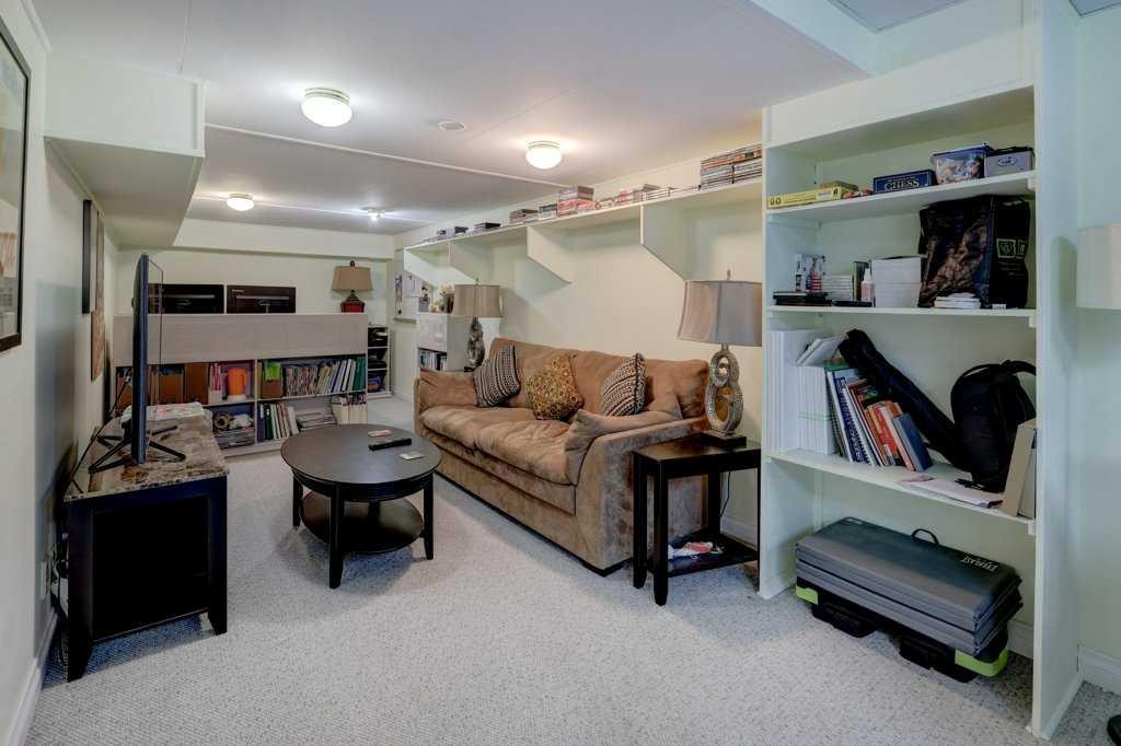 









19


Edgewood

Place Northwest,
Calgary,




AB
T3A 2T8

