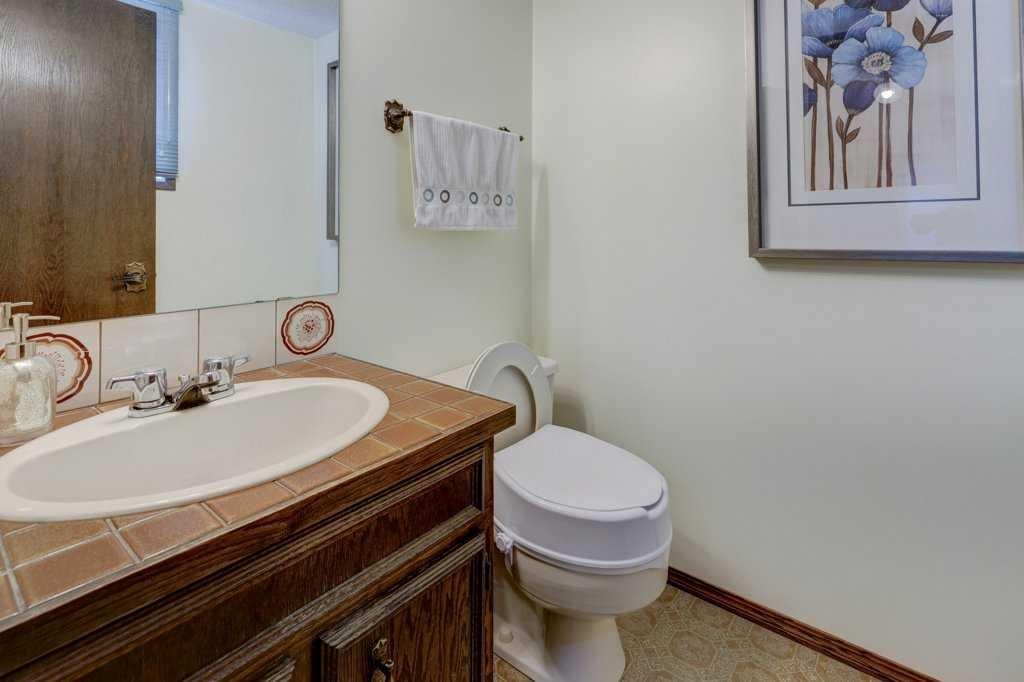 









19


Edgewood

Place Northwest,
Calgary,




AB
T3A 2T8

