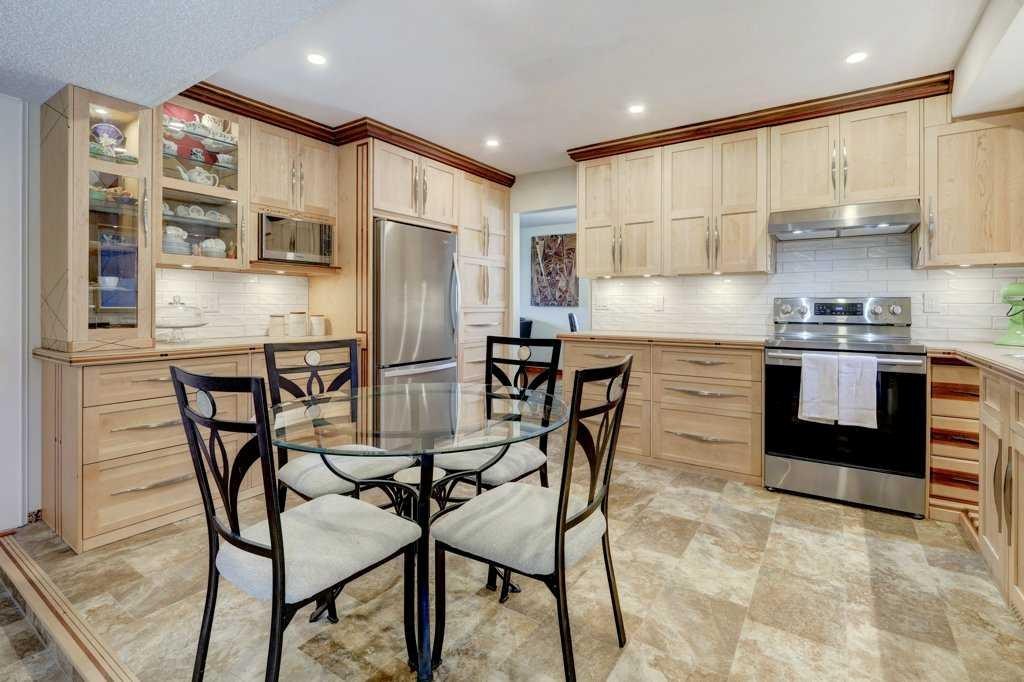 









19


Edgewood

Place Northwest,
Calgary,




AB
T3A 2T8


