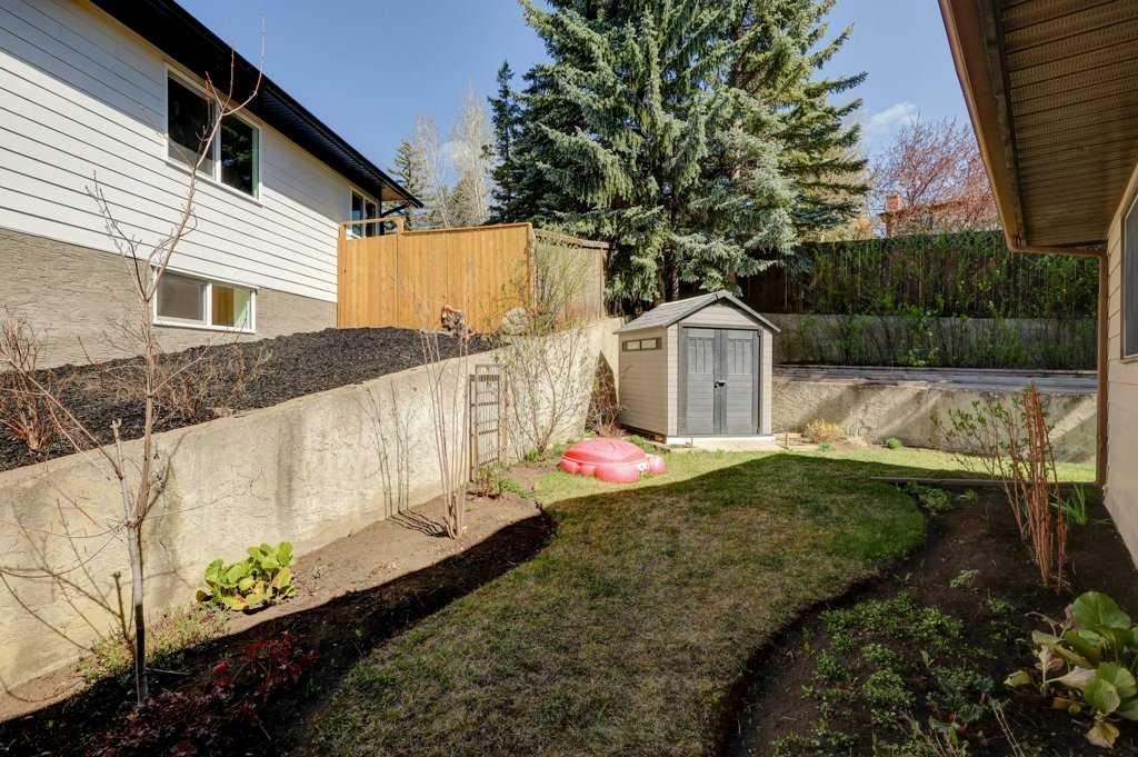 









19


Edgewood

Place Northwest,
Calgary,




AB
T3A 2T8

