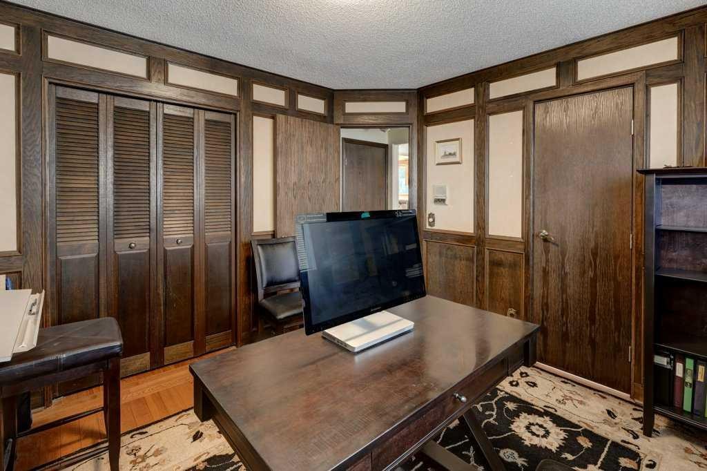









19


Edgewood

Place Northwest,
Calgary,




AB
T3A 2T8

