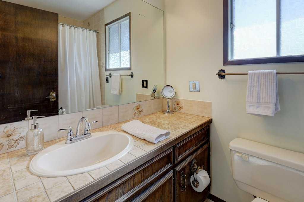 









19


Edgewood

Place Northwest,
Calgary,




AB
T3A 2T8

