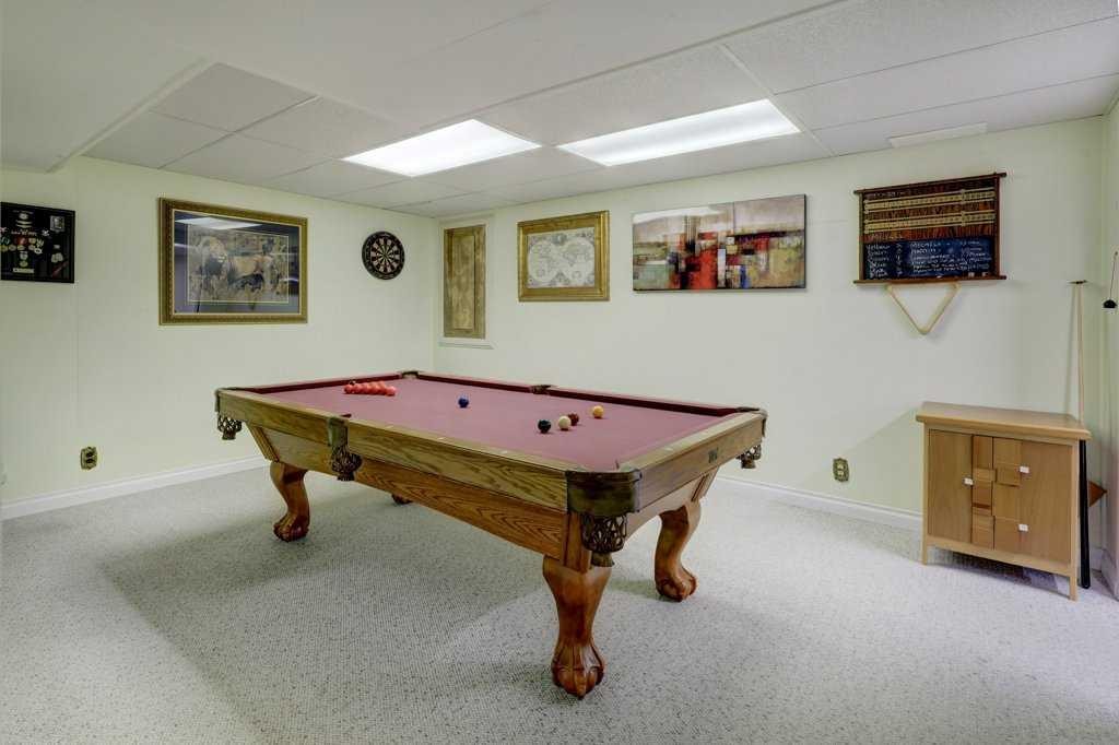 









19


Edgewood

Place Northwest,
Calgary,




AB
T3A 2T8

