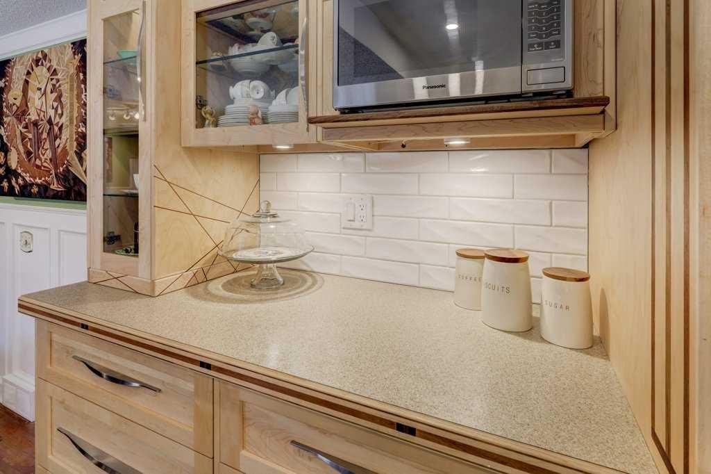 









19


Edgewood

Place Northwest,
Calgary,




AB
T3A 2T8

