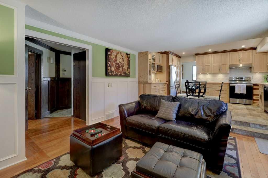 









19


Edgewood

Place Northwest,
Calgary,




AB
T3A 2T8

