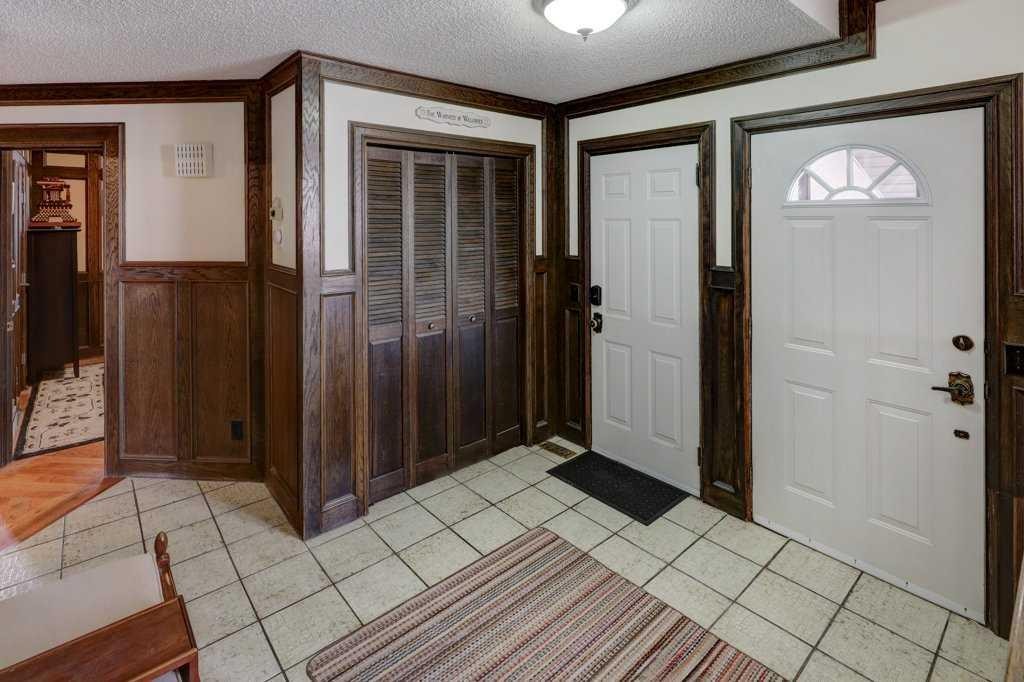 









19


Edgewood

Place Northwest,
Calgary,




AB
T3A 2T8

