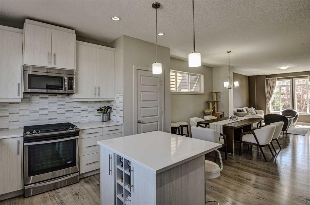 









78


Marquis

Heights Southeast,
Calgary,




AB
T3M 2A8

