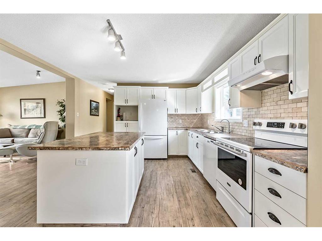 









378084


232

Street West,
Rural Foothills County,




AB
T0L 2A0

