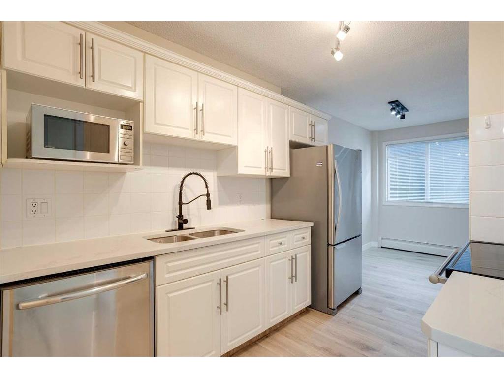 









835


19

Avenue Southwest, 209,
Calgary,




AB
T2G 0H6

