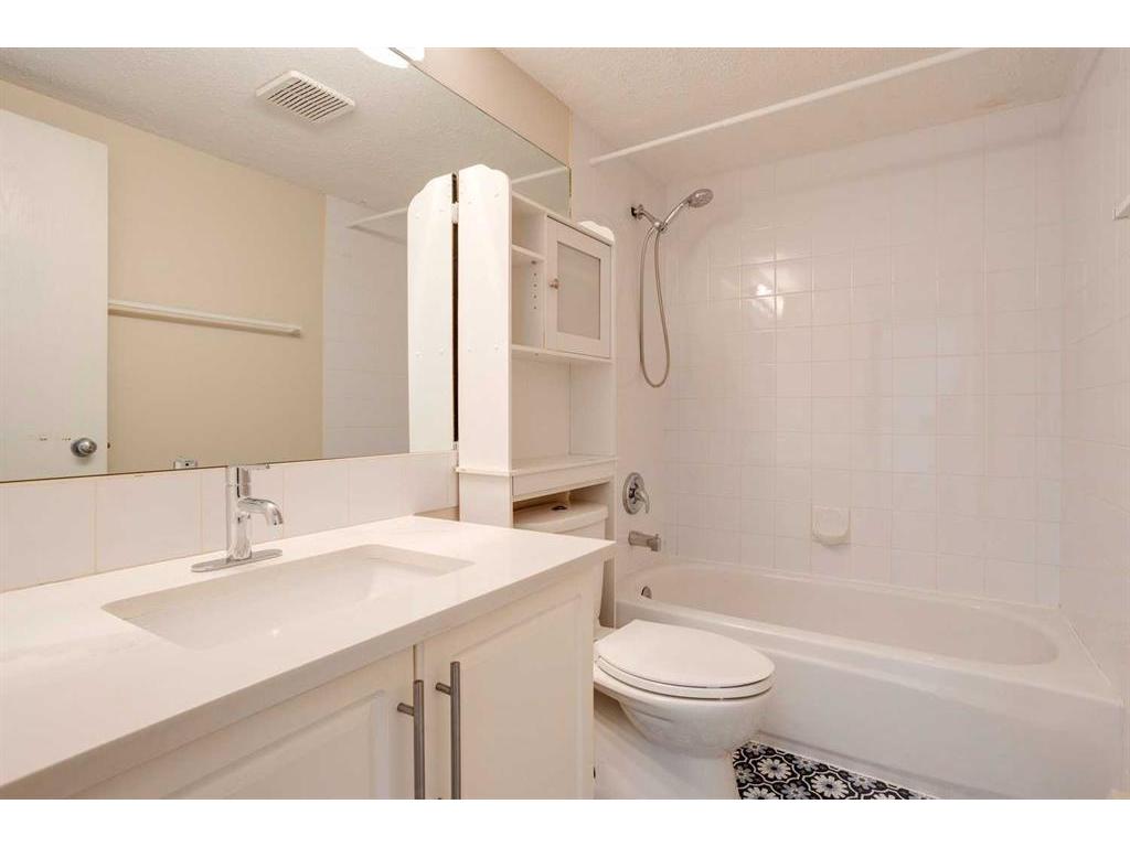 









835


19

Avenue Southwest, 209,
Calgary,




AB
T2G 0H6

