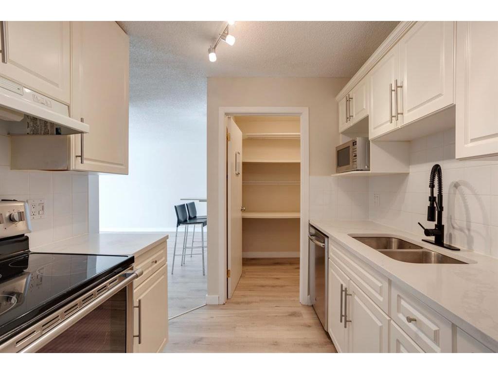 









835


19

Avenue Southwest, 209,
Calgary,




AB
T2G 0H6

