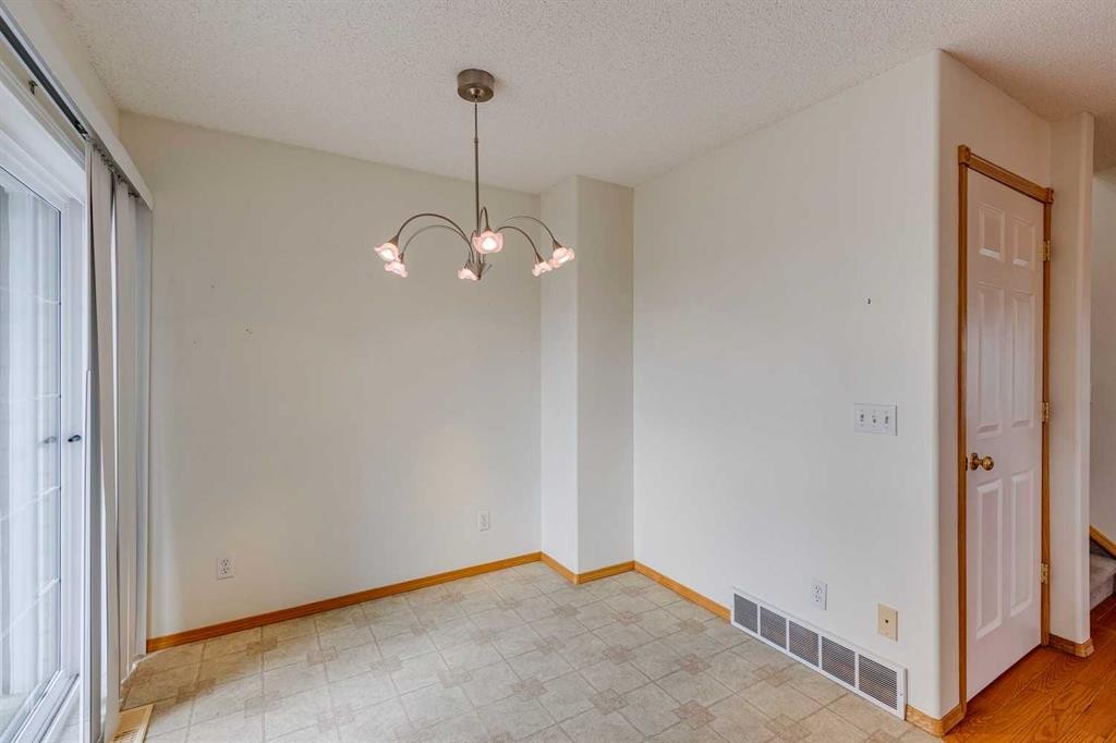 









7707


Martha's Haven

Park Northeast, 187,
Calgary,




AB
T3J3Z7

