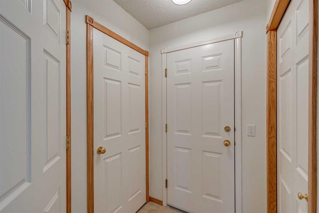 









7707


Martha's Haven

Park Northeast, 187,
Calgary,




AB
T3J3Z7

