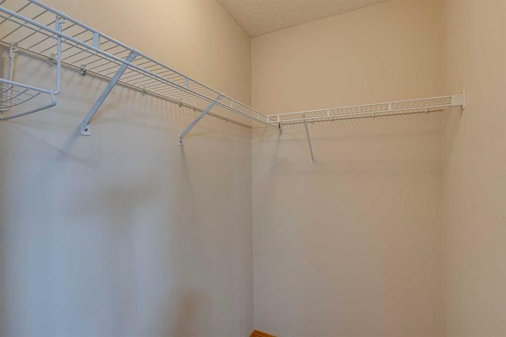









7707


Martha's Haven

Park Northeast, 187,
Calgary,




AB
T3J3Z7

