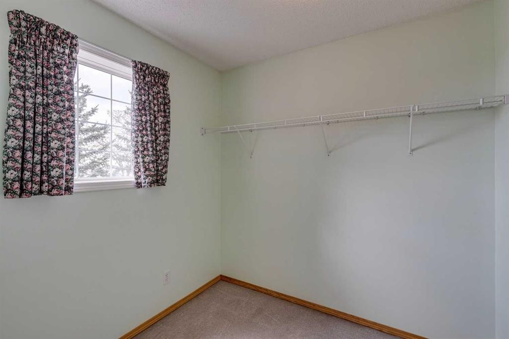 









7707


Martha's Haven

Park Northeast, 187,
Calgary,




AB
T3J3Z7

