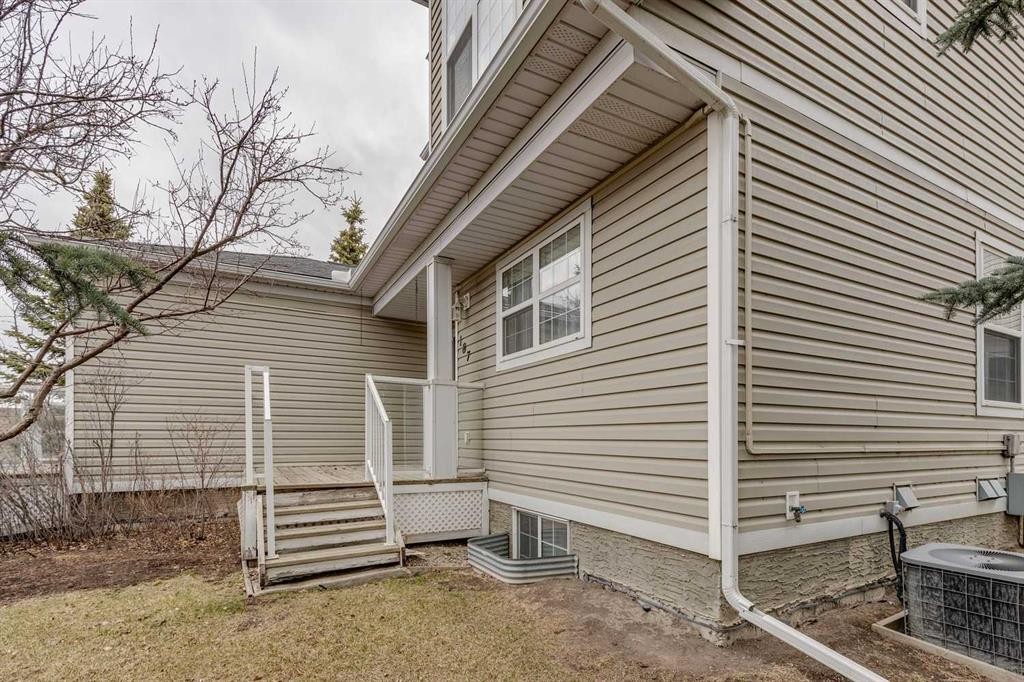 









7707


Martha's Haven

Park Northeast, 187,
Calgary,




AB
T3J3Z7

