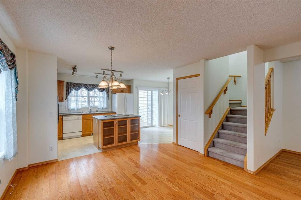 









7707


Martha's Haven

Park Northeast, 187,
Calgary,




AB
T3J3Z7

