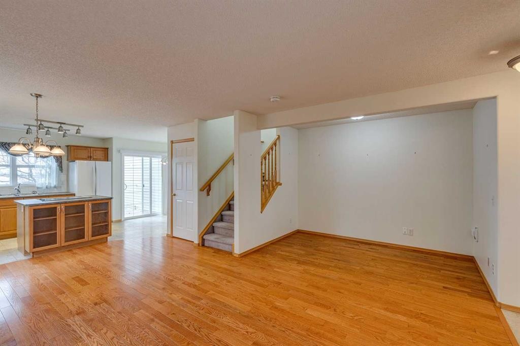 









7707


Martha's Haven

Park Northeast, 187,
Calgary,




AB
T3J3Z7

