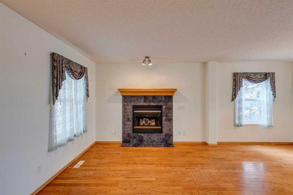 









7707


Martha's Haven

Park Northeast, 187,
Calgary,




AB
T3J3Z7

