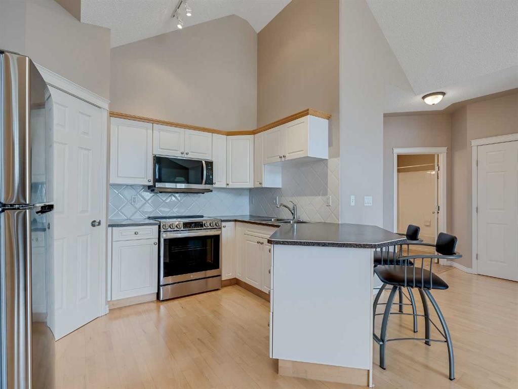 









7451


Springbank

Boulevard Southwest, 2301,
Calgary,




AB
T3H 4K5

