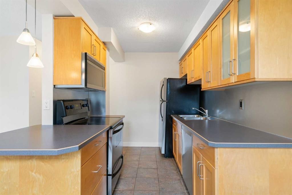 









605


14

Avenue Southwest, 604,
Calgary,




AB
T2R 0M9

