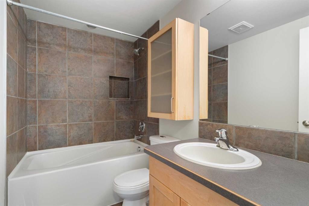 









605


14

Avenue Southwest, 604,
Calgary,




AB
T2R 0M9


