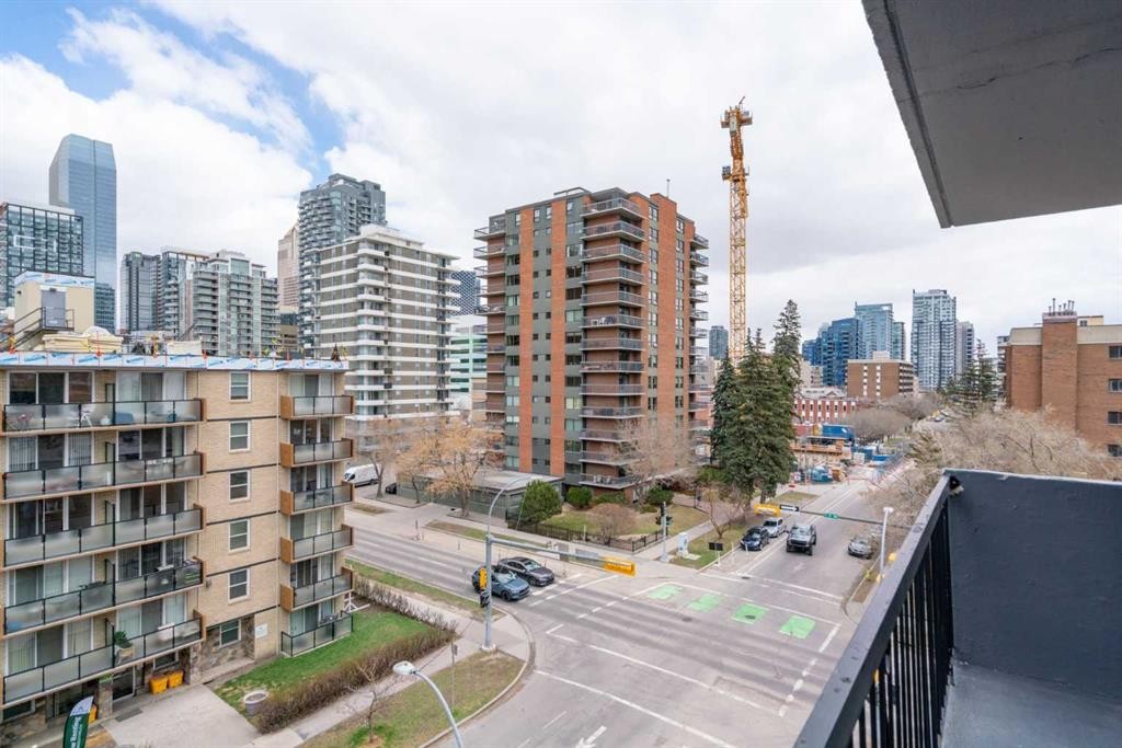 









605


14

Avenue Southwest, 604,
Calgary,




AB
T2R 0M9

