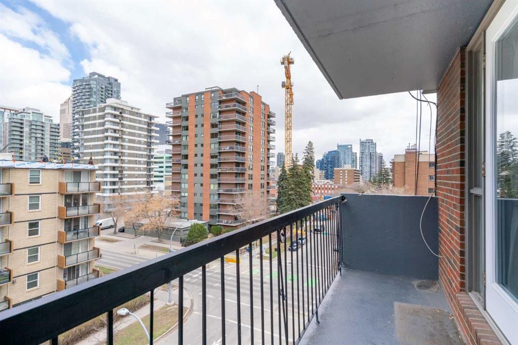









605


14

Avenue Southwest, 604,
Calgary,




AB
T2R 0M9

