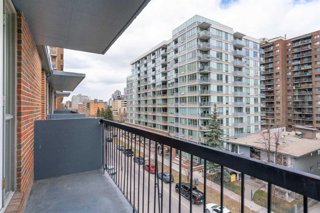 









605


14

Avenue Southwest, 604,
Calgary,




AB
T2R 0M9

