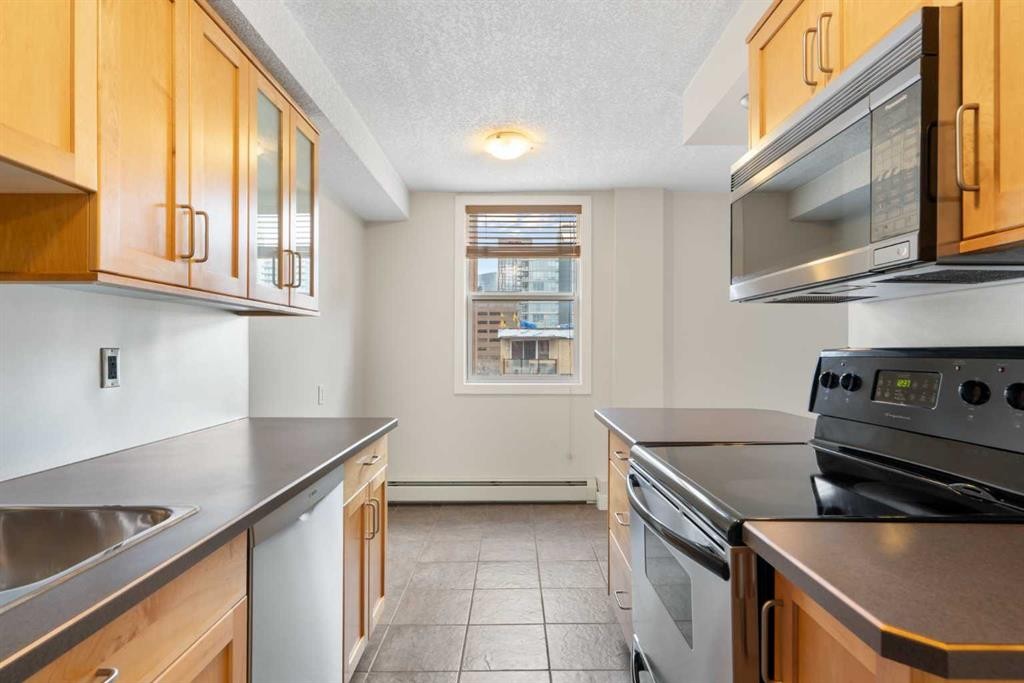 









605


14

Avenue Southwest, 604,
Calgary,




AB
T2R 0M9

