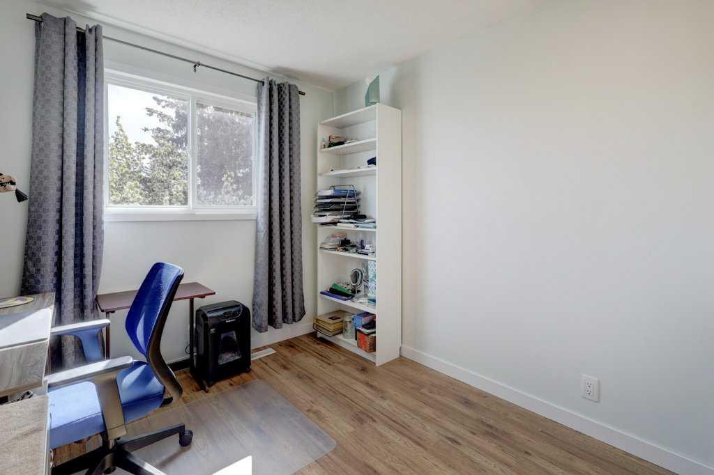 









44


Castlegreen

Close Northeast,
Calgary,




AB
t3j 1y6

